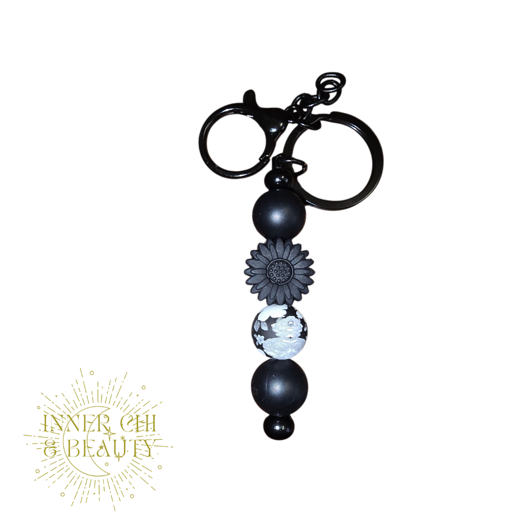 Black Daisy - Beadable Keychain