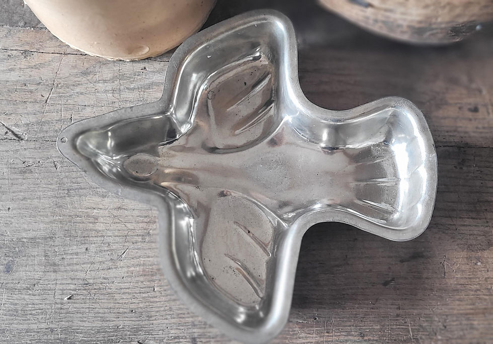 Thumbnail: Vintage Italian Dove Baking Mold/Mould