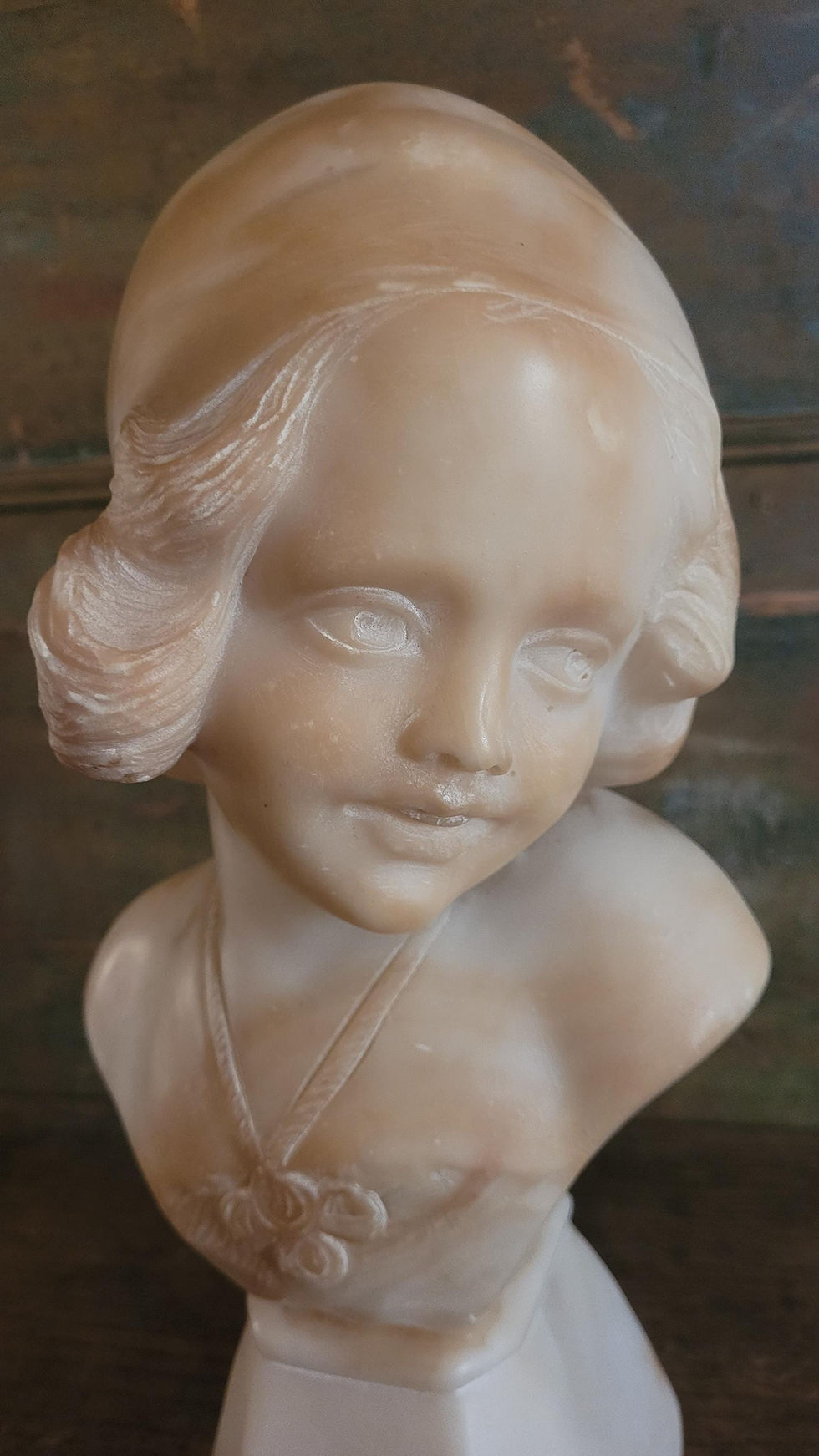 Thumbnail: Original Italian Antique Bust in Alabaster by Giuseppe Bessi 19th Century