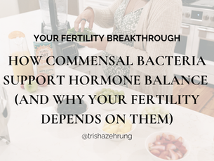 Fertility coach making smoothie to support healthy gut