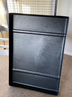 Extra strong molded tray for parrot cage