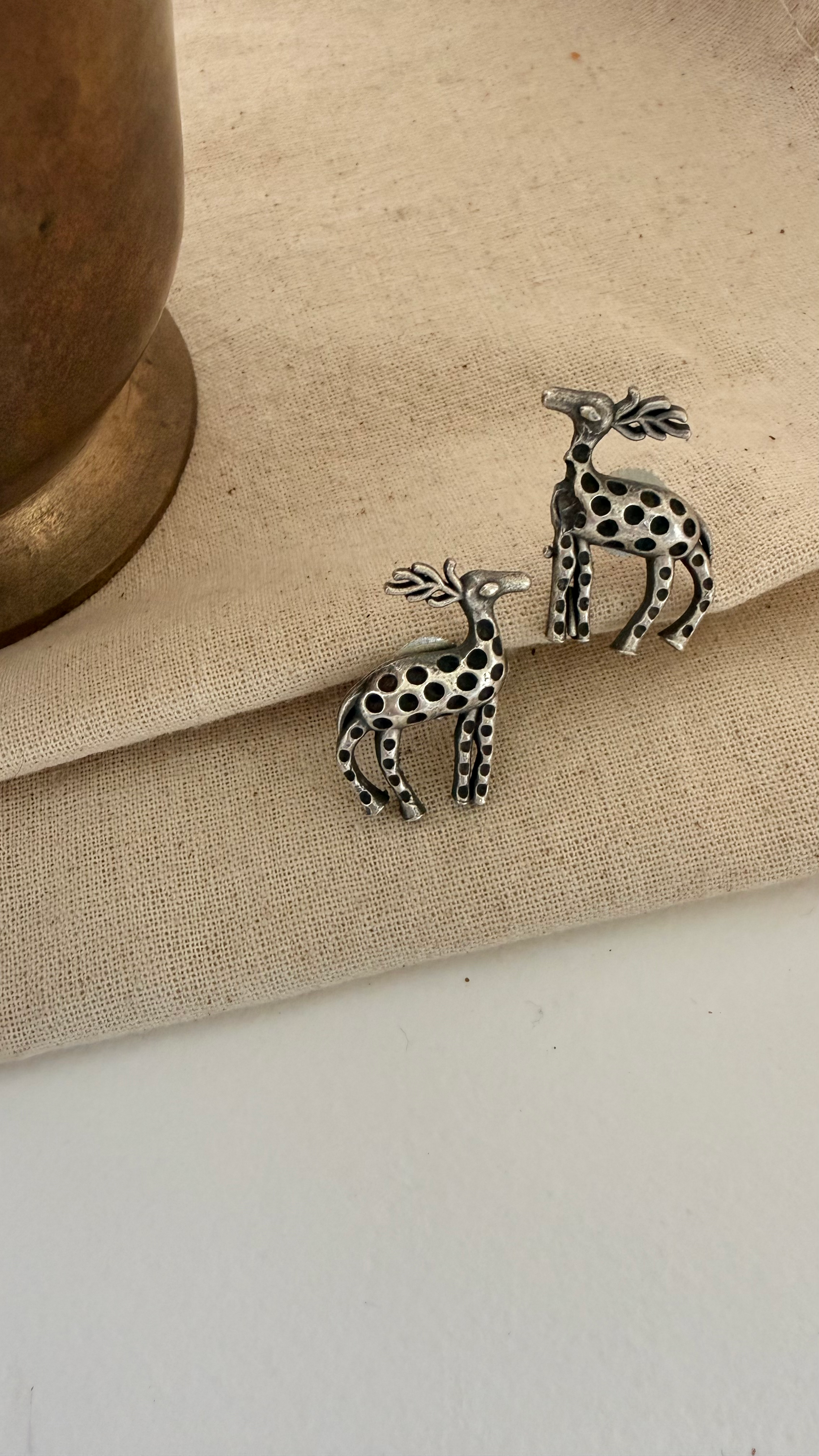 Camel studs