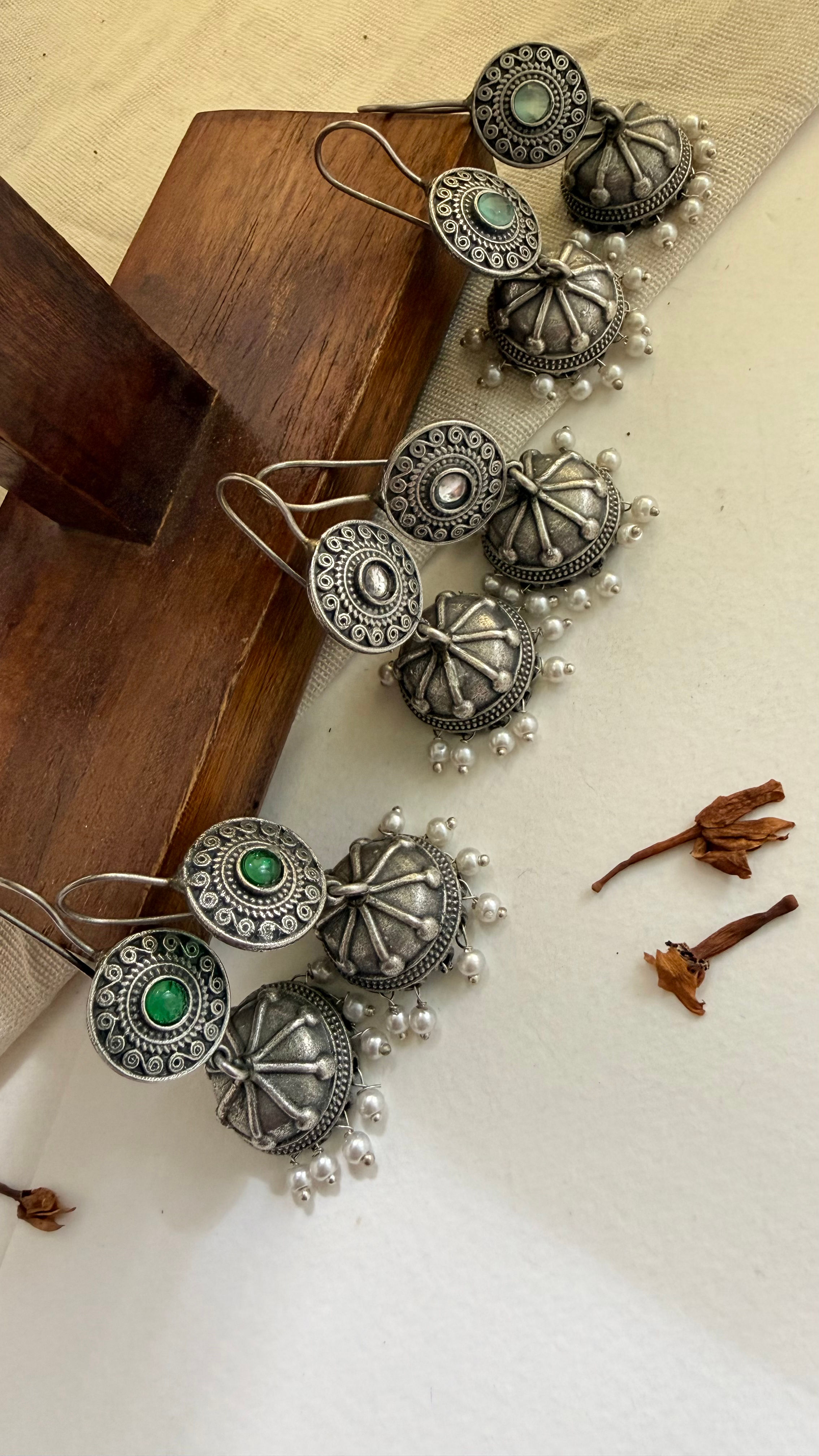 Suneri jhumkas