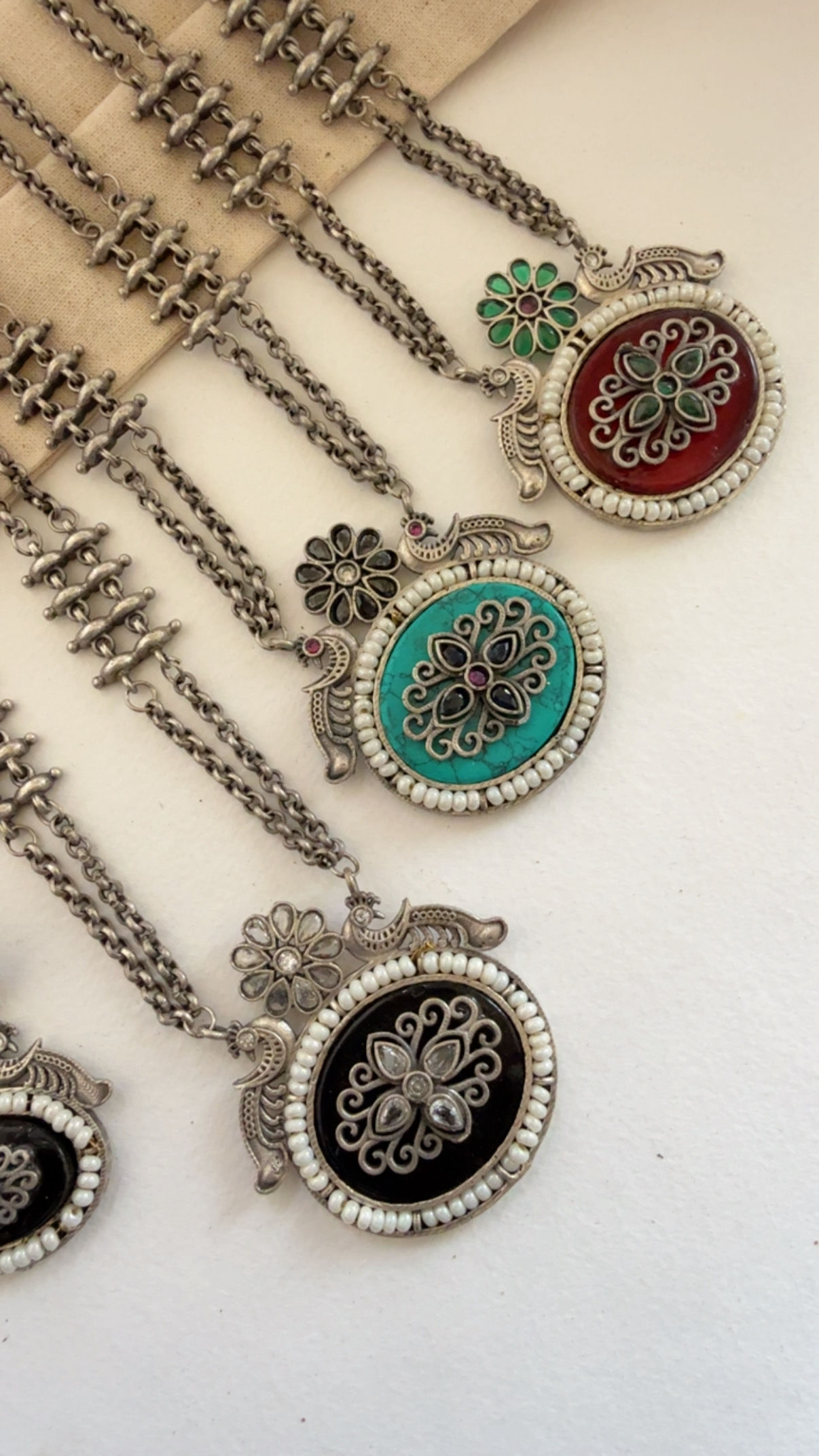 Avanthi necklace set