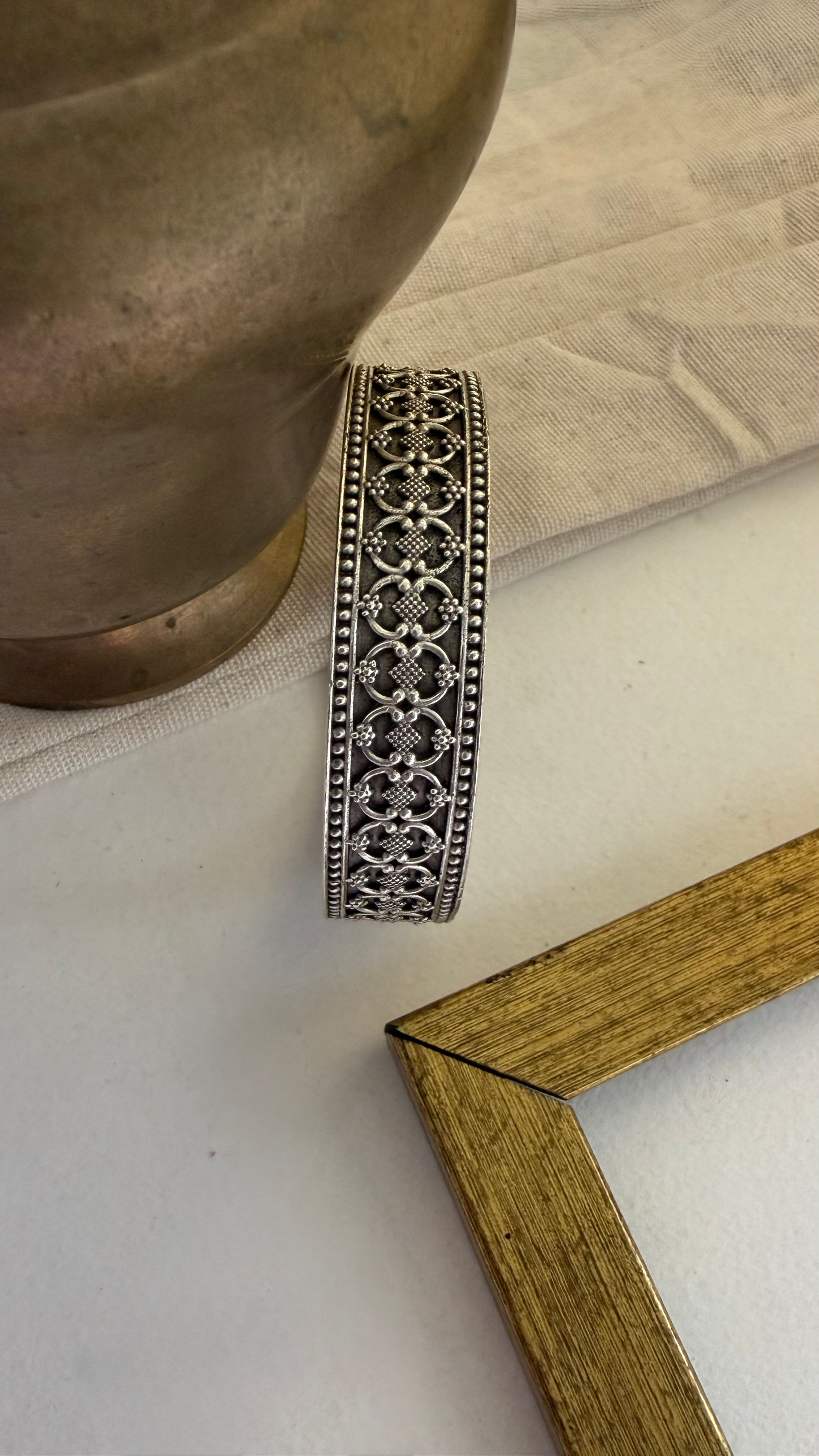 Gritha bangle