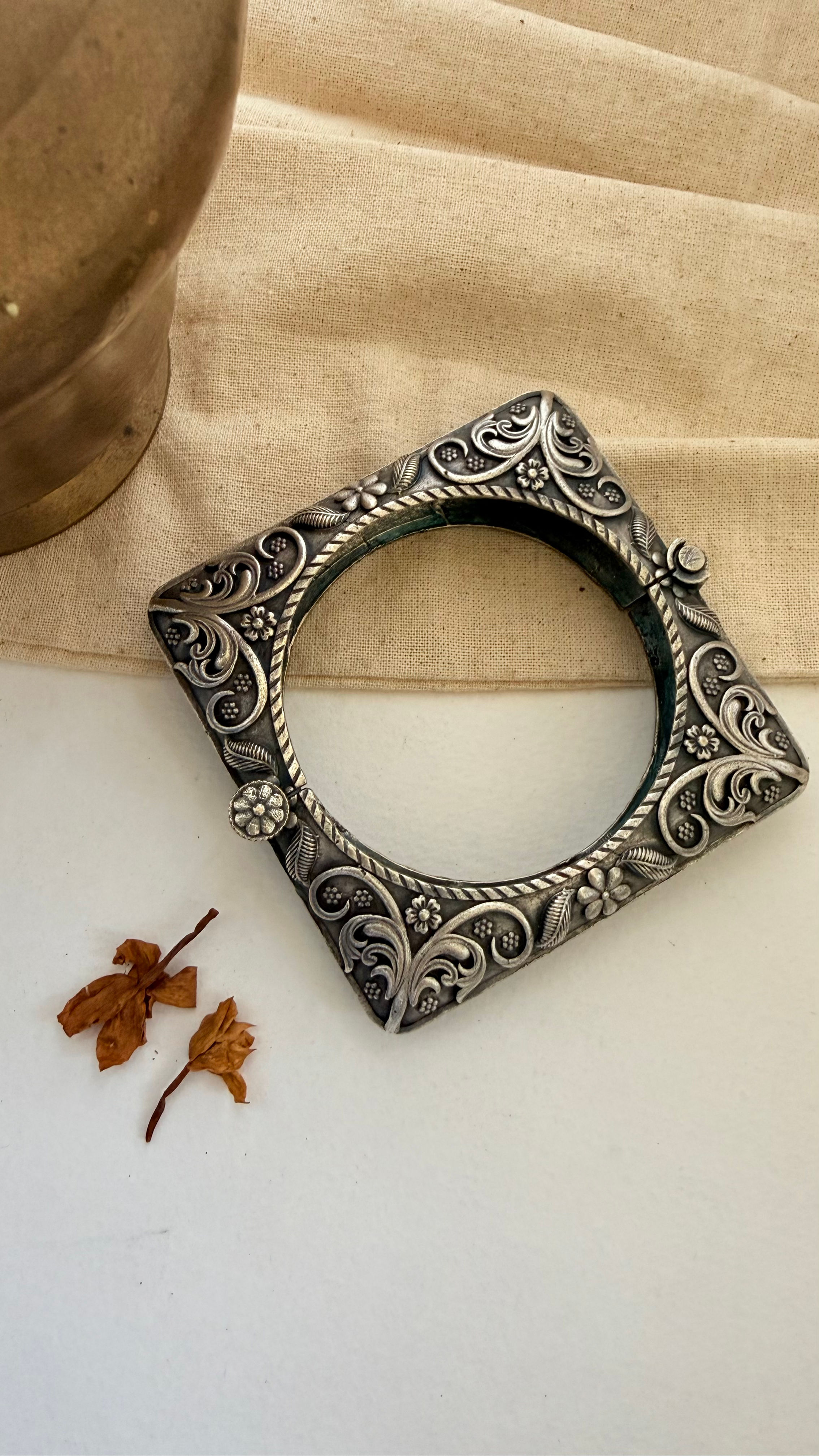 Anupini bangle