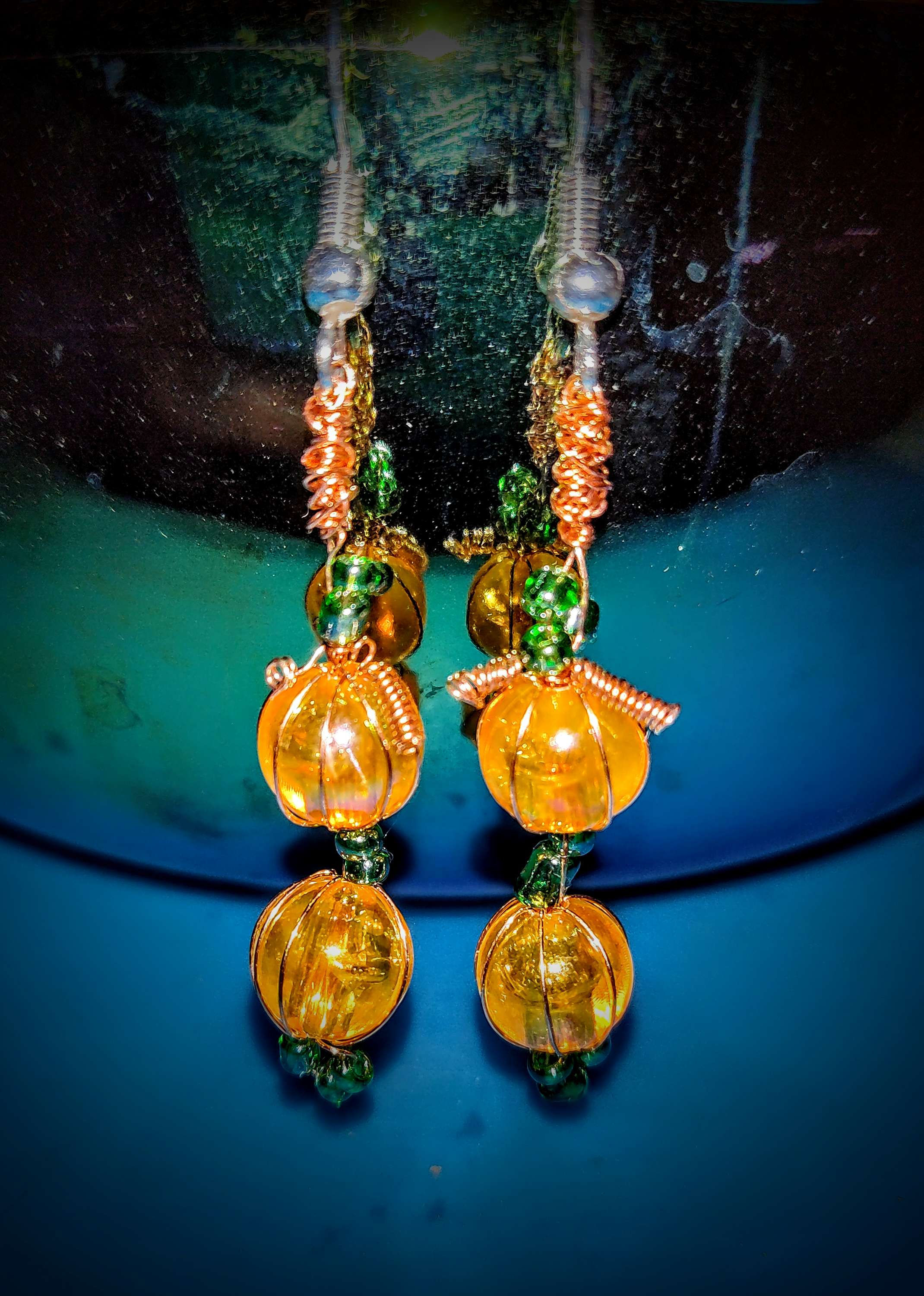 Falling Pumpkin earrings 🎃🎃