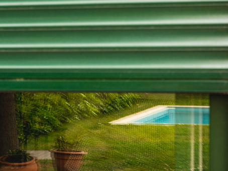 Colores y acabados de persianas: cómo afectan a la estética y durabilidad