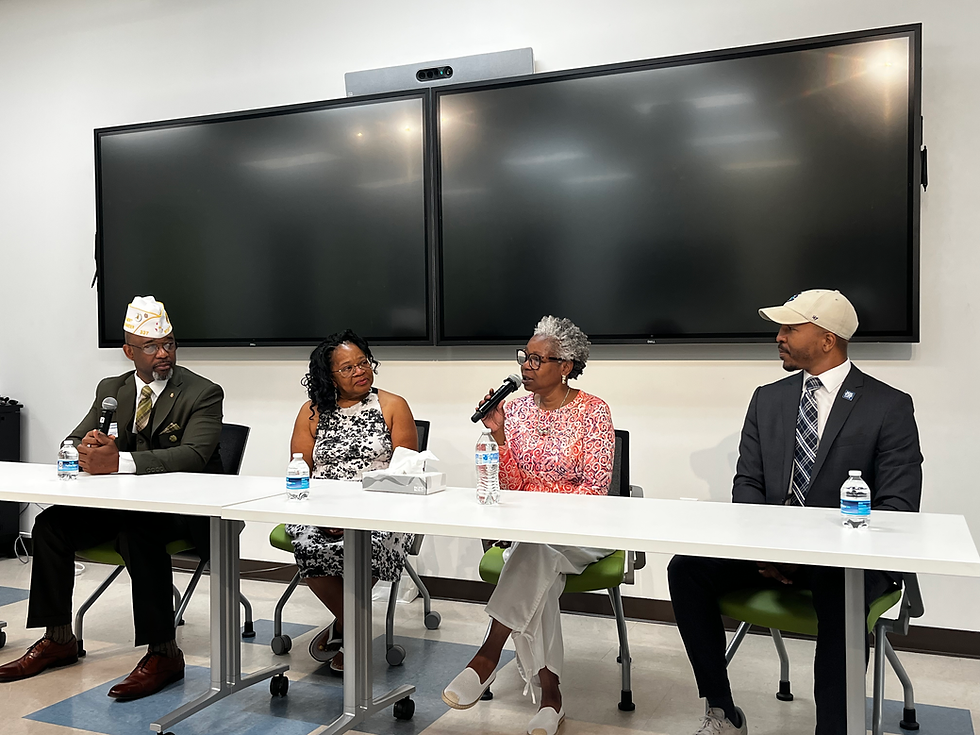 Left to Right: Panelists Darrell Bonapart, Zadie, Twanda "Tia" Young, and Lorenzo McNulty speak about the reality of military, combat, and veteran livelihood.