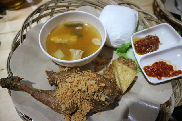AYAM GORENG NUSANTARA