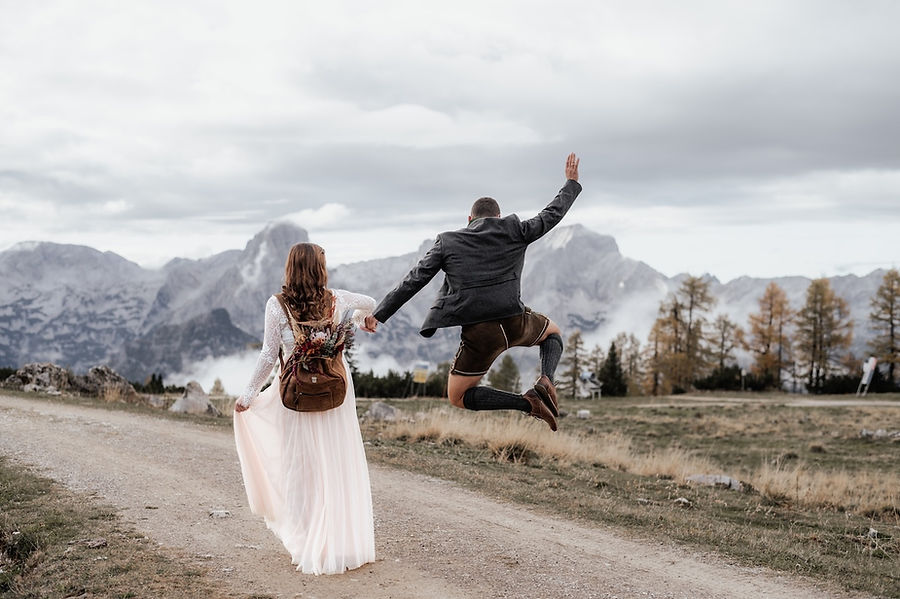Elopement_Wedding_Mountains_Austria.jpg