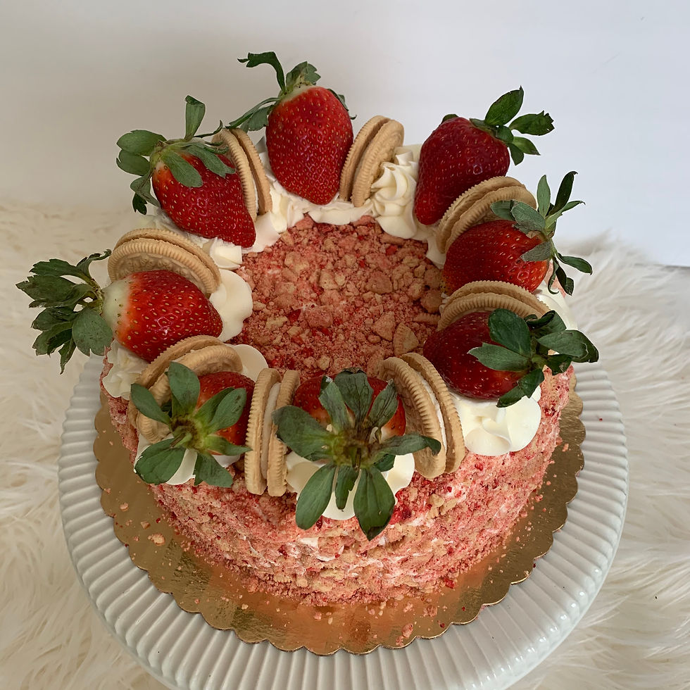 Strawberrycrunchcake