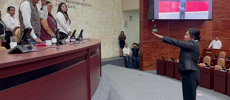 Rindió protesta Rosa Elia Vásquez Flores como titular de la Contraloría General del IEEPCO