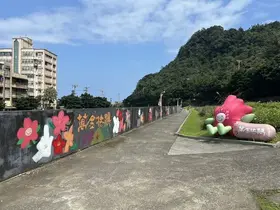 把握最後賞花期!萬金杜鵑週末推花牆彩繪、春日市集