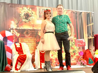 conte musical de noel ans le 70, la malle enchantée de noel avec elena de vangelis et nicolas