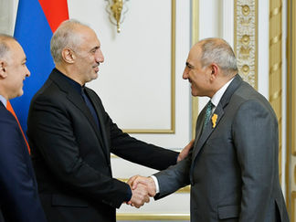 El Vicepresidente de Irán visitó Armenia