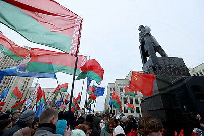 La República de Belarús celebra el aniversario de la Revolución Socialista de Octubre