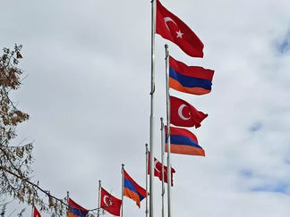 Intentan avanzar en las relaciones armenio-turcas