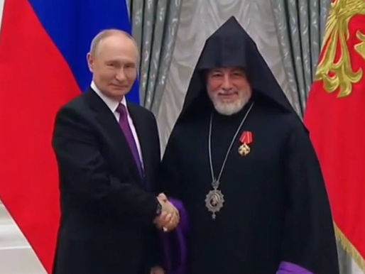 Putin condecoró al líder de la Iglesia Apostólica Armenia para Rusia y Nueva Nakhicheván