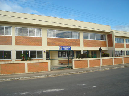 Chamamento de nova empresa para reforma nas escolas