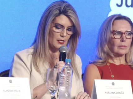 Na solenidade de diplomação em BC, discursos emotivos e um abraço simbólico da união das cidades