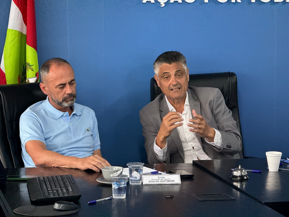 Entidades questionam modelo do estacionamento rotativo de BC em encontro com Nilson