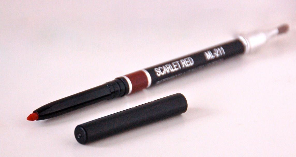 Lip Pencil in Scarlet Red