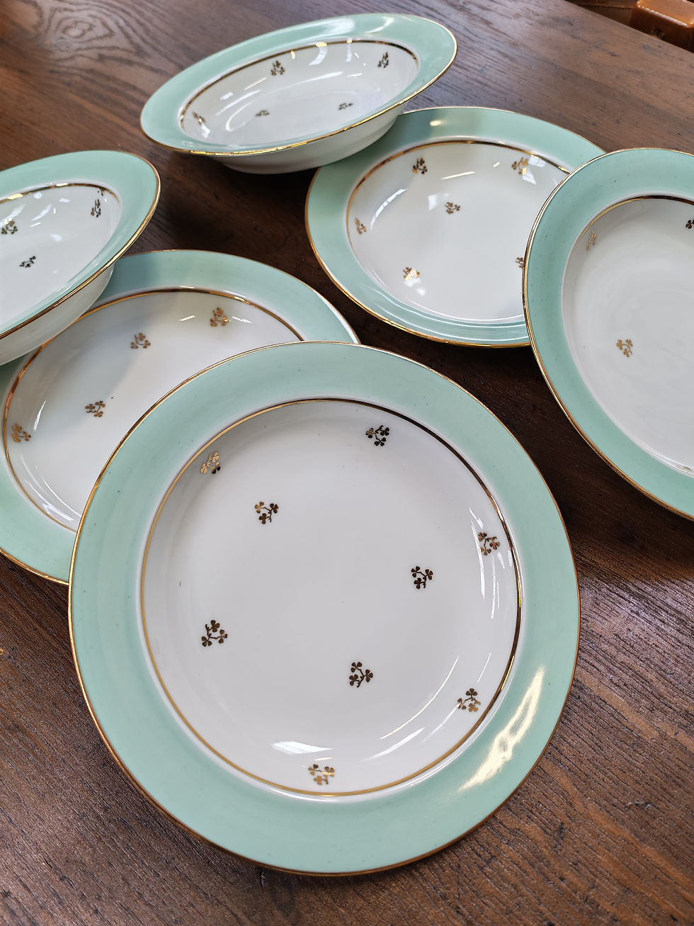 Miniature : Suite de 6 assiettes creuses en porcelaine de Limoges