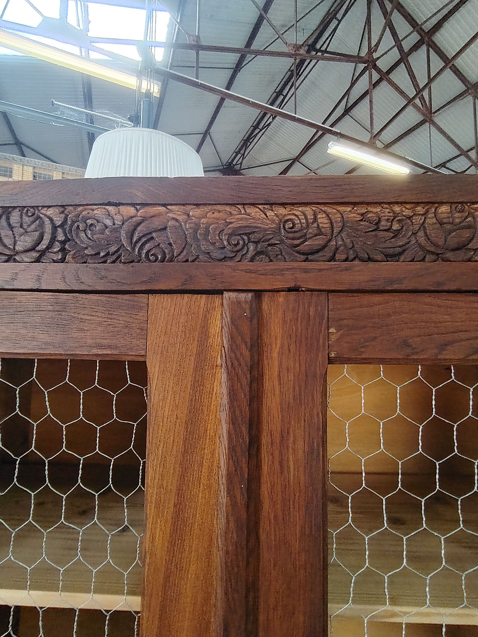 Miniature : Armoire vitrine Art Déco en bois massif restaurée portes grillagées estampillée Tours
