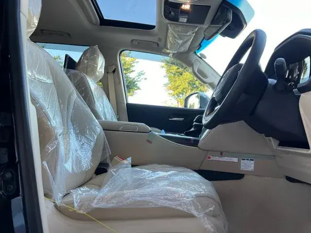 Miniature : TOYOTA LAND CRUISER 2023 ZX