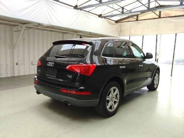 थंबनेल: AUDI Q5 SUV 2010
