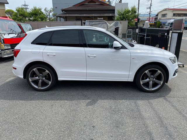 थंबनेल: AUDI Q5 2010 STOCK ID #SM1374