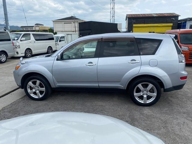 Miniaturbild: MITSUBISHI OUTLANDER 2008/5 STOCK ID #SM1428
