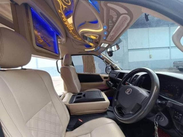 Minijatura: TOYOTA HIACE COMMUTER 2015
