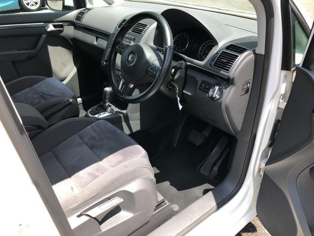 थंबनेल: VOLKSWAGEN GOLF TOURAN 2011