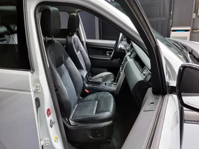 Miniatura: LAND ROVER DISCOVERY SPORT 2016