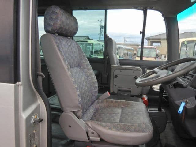 Thumbnail: NISSAN CIVILIAN 2001
