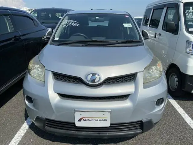 Miniatura: TOYOTA IST 2008/3