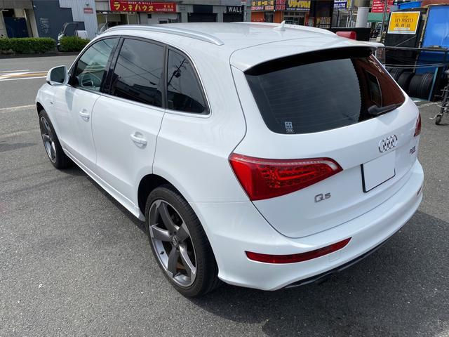 थंबनेल: AUDI Q5 2010 STOCK ID #SM1374