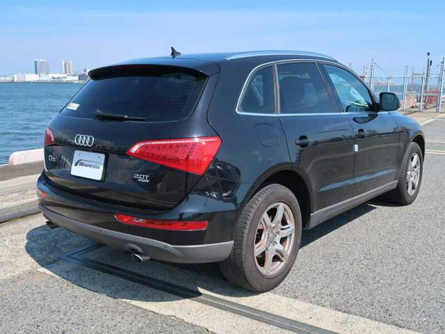 थंबनेल: AUDI Q5 2011/10 2.0 IFSI QUATRO STOCK ID #SM1399