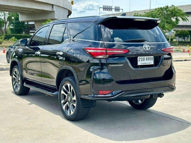 थंबनेल: TOYOTA FORTUNER 2021 2.4 LEGENDER BLACK TOP STOCK ID #SM1391