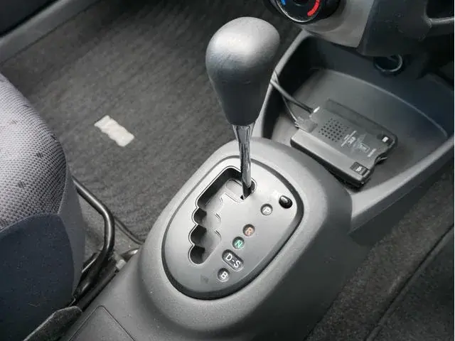 Thumbnail: TOYOTA VITZ 2010