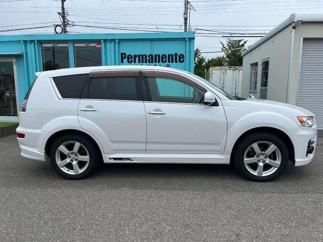 थंबनेल: MITSUBISHI OUTLANDER 2010/9 STOCK ID #SM1421