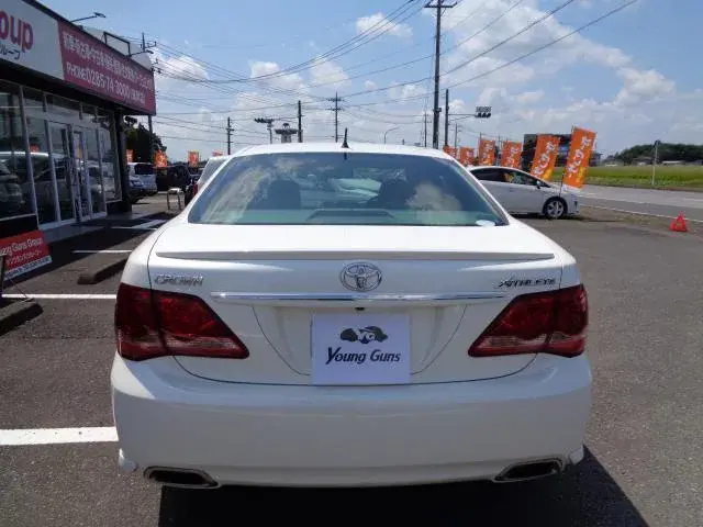 Thumbnail: TOYOTA CROWN 2008 