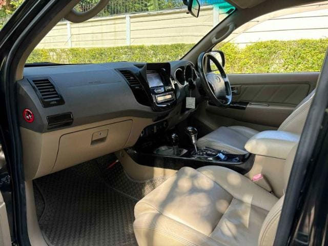 Miniature : TOYOTA FORTUNER 2010 STOCK ID #SM1387