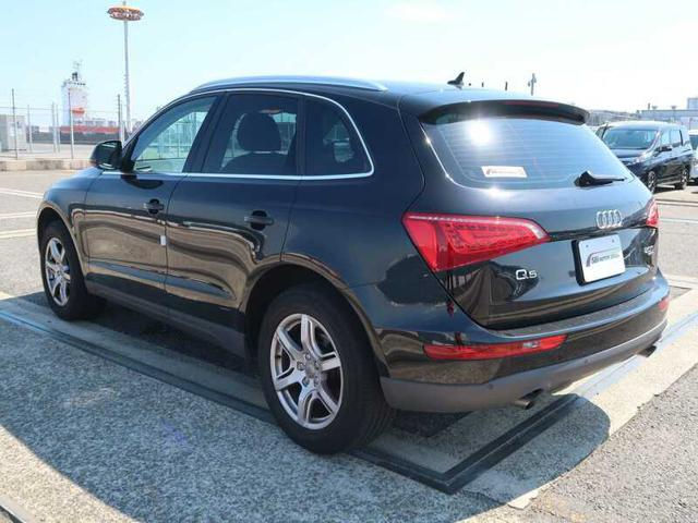 थंबनेल: AUDI Q5 2011/10 2.0 IFSI QUATRO STOCK ID #SM1399