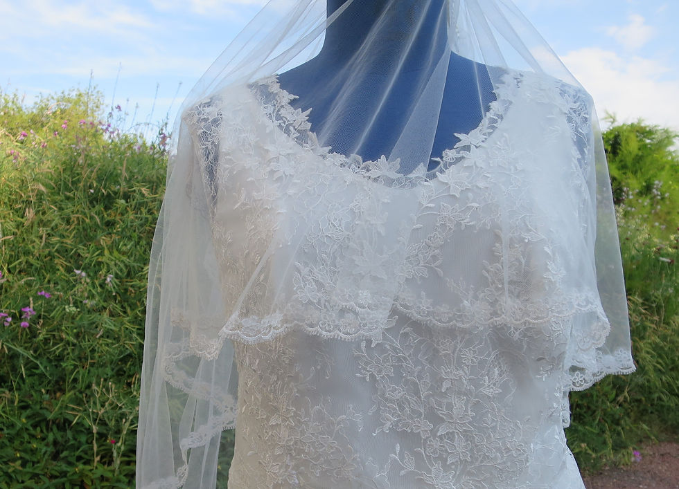 Robe et voile.