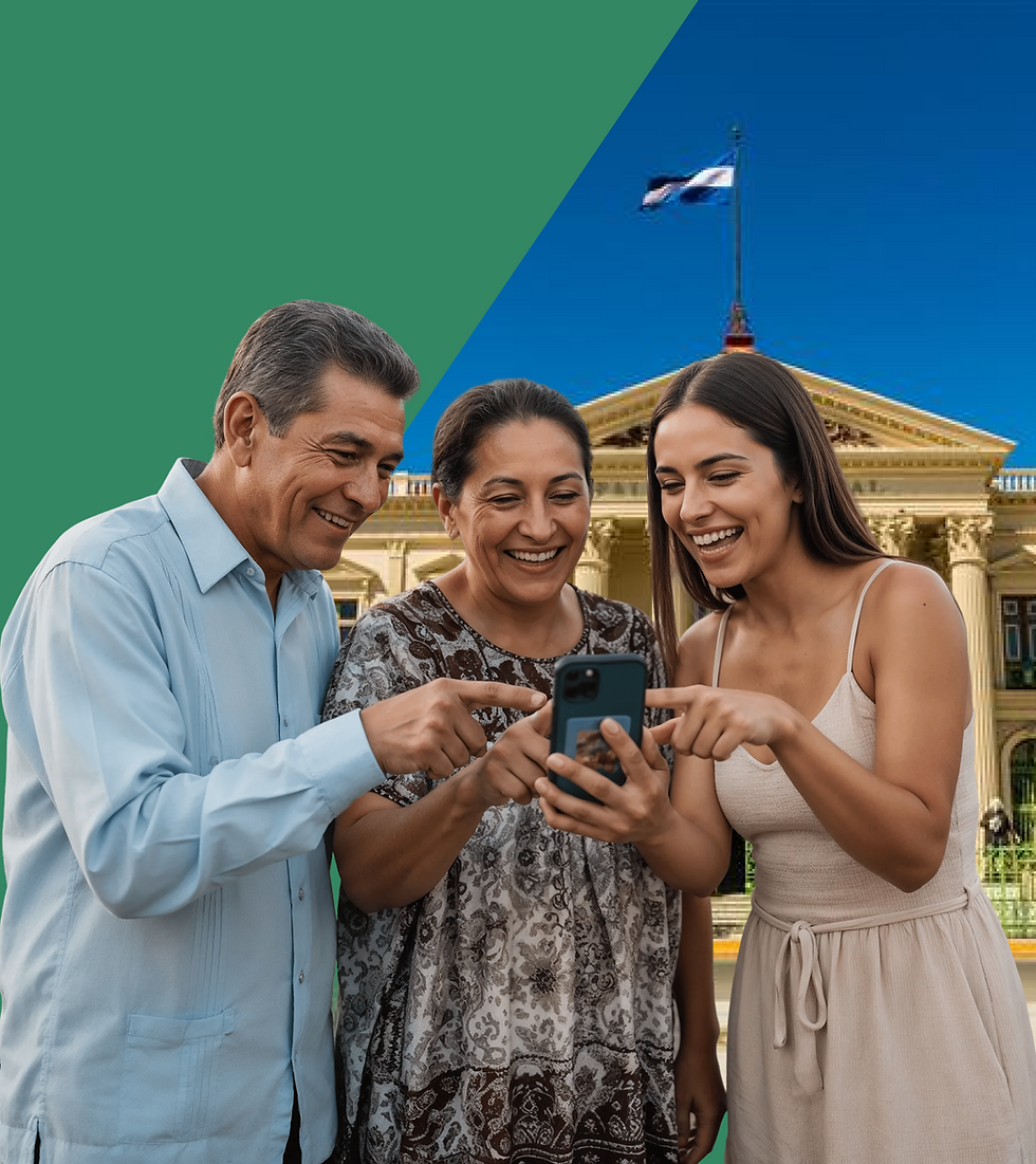 Familia recibiendo remesas promerica