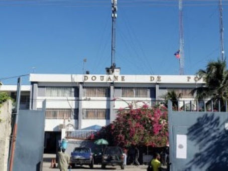Haïti-Douane : Des employés de l’AGD protestent pour réclamer leur salaire