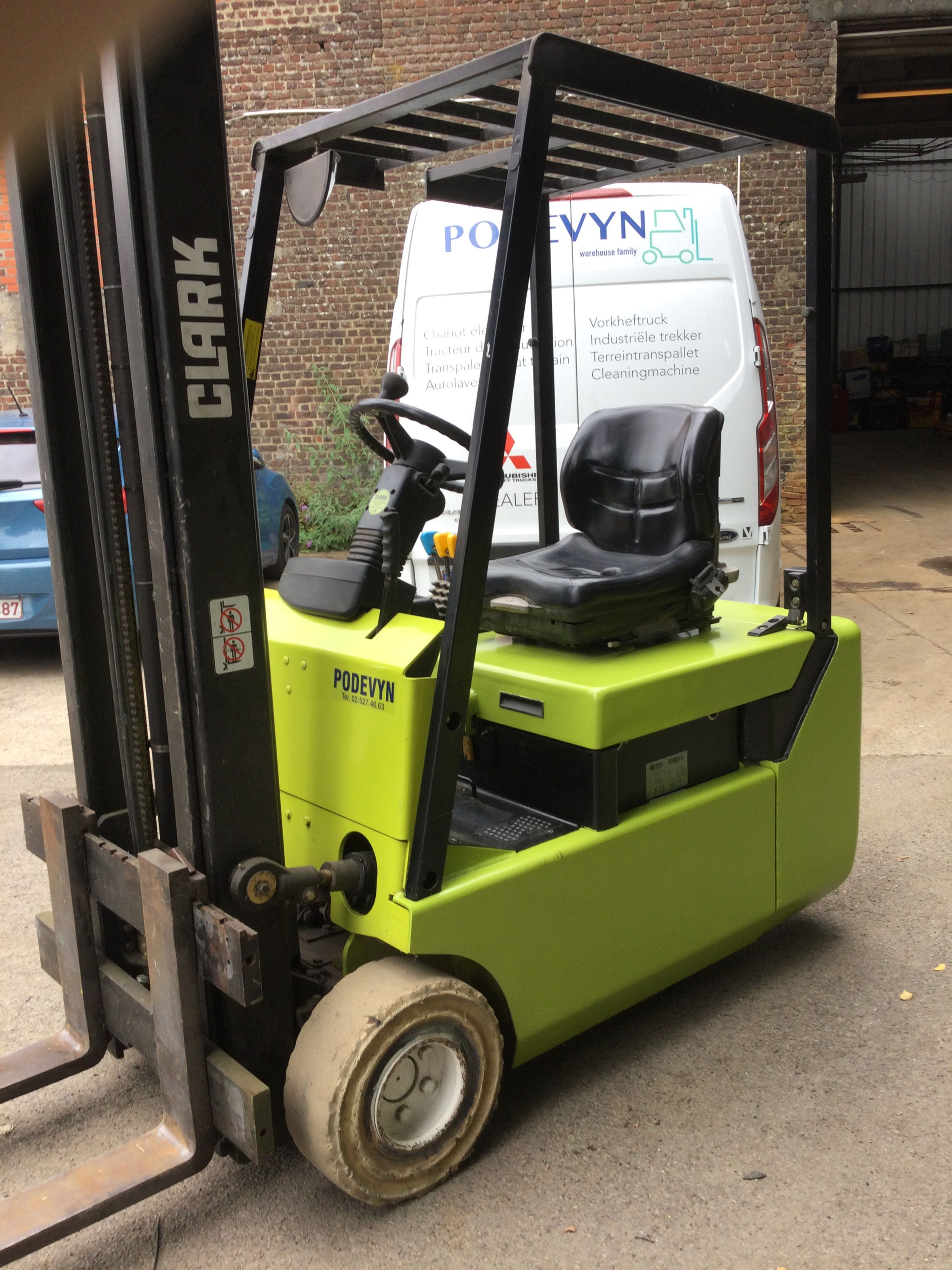 tweedehands vorkheftruck Clark PODEVYN SA